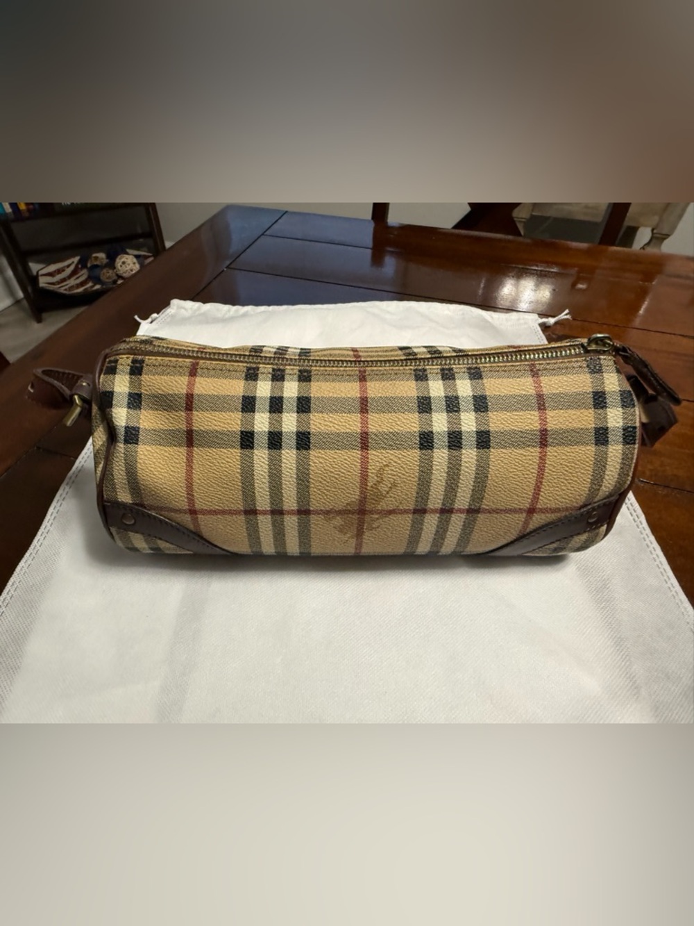 ✨👜SOLD👜🍾✨Auth. Vintage Burberry London Nova Check Barrel Baguette Bag Plaid Tan - Picture 6 of 10